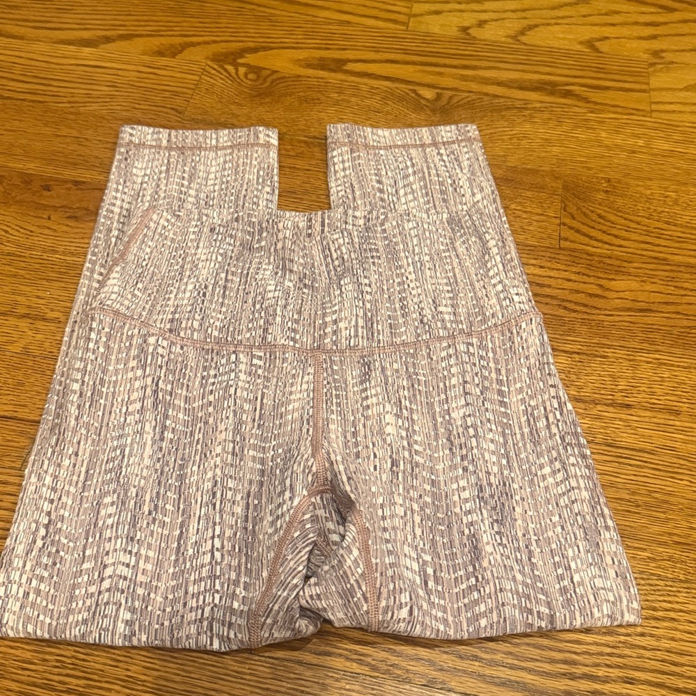 Lululemon Wunder Under HR 25” Arrow Jacquard Antique Bark Copper Coil | SIZE 4 - Picture 4 of 6